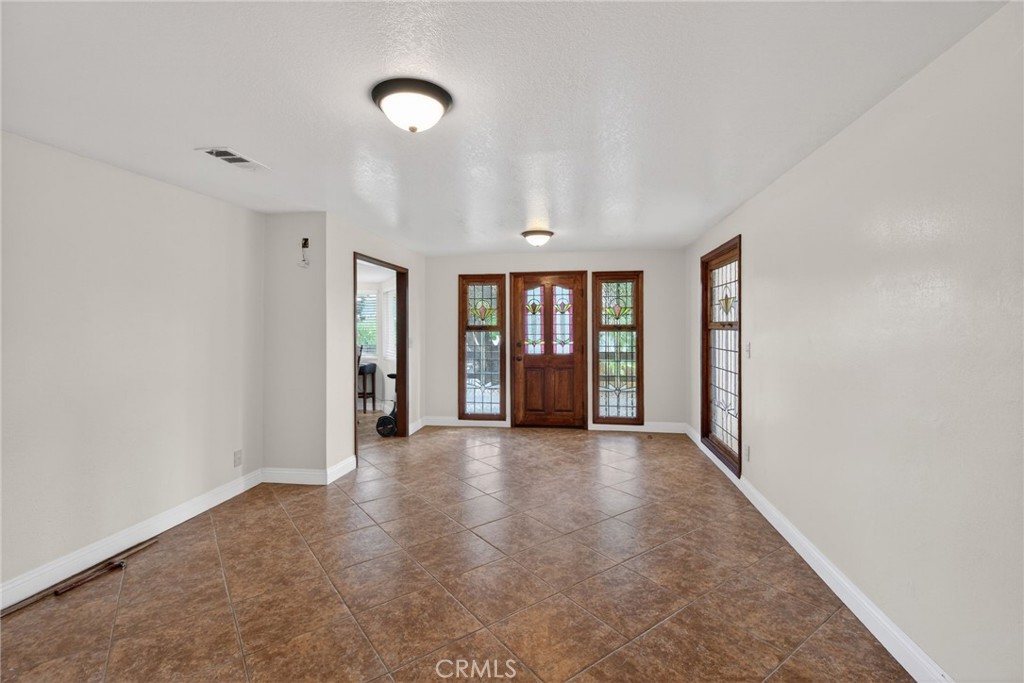 14435 Wood Road Property Photo 4