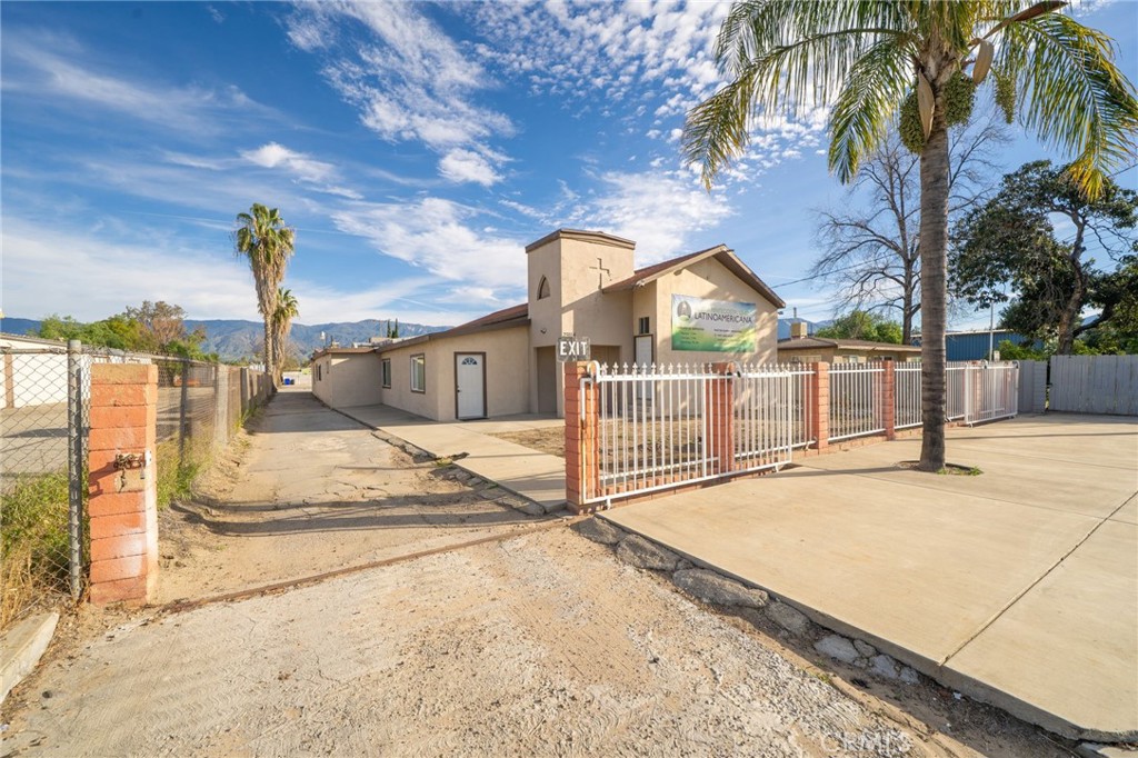 25014 5th Street Property Photo 2