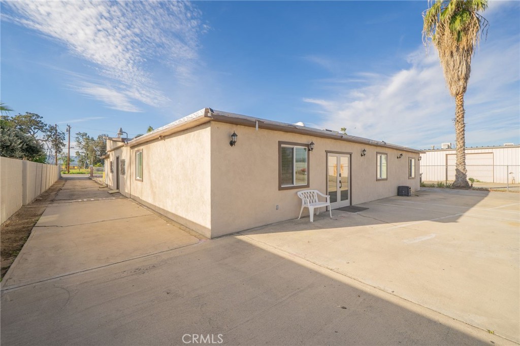 25014 5th Street Property Photo 10