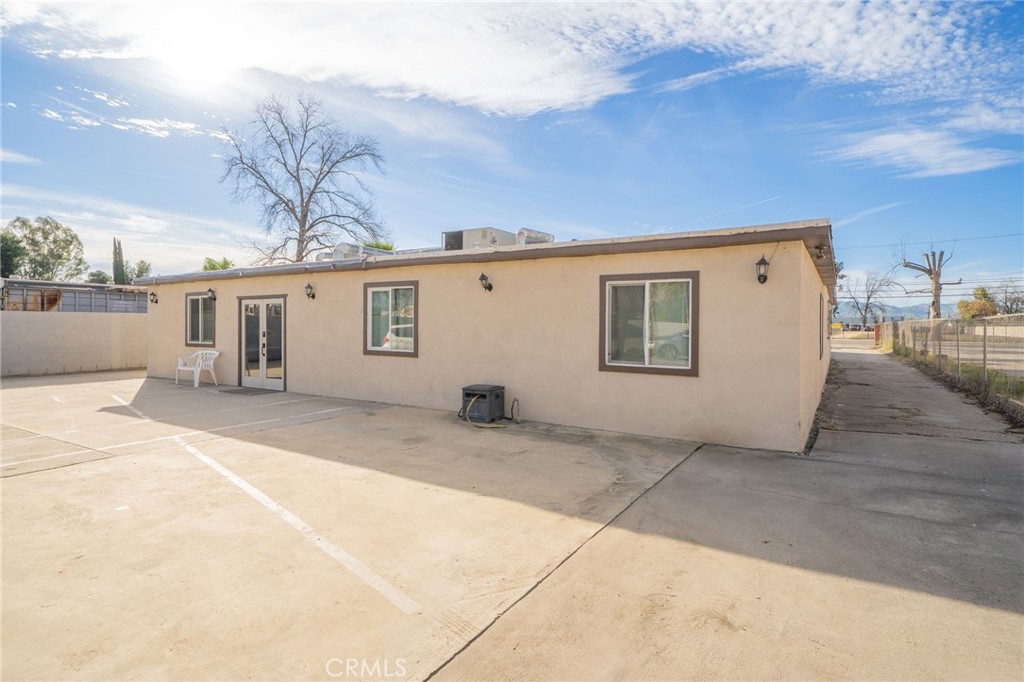 25014 5th Street Property Photo 11