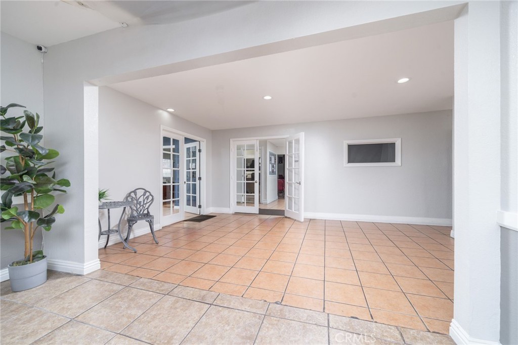 25014 5th Street Property Photo 13