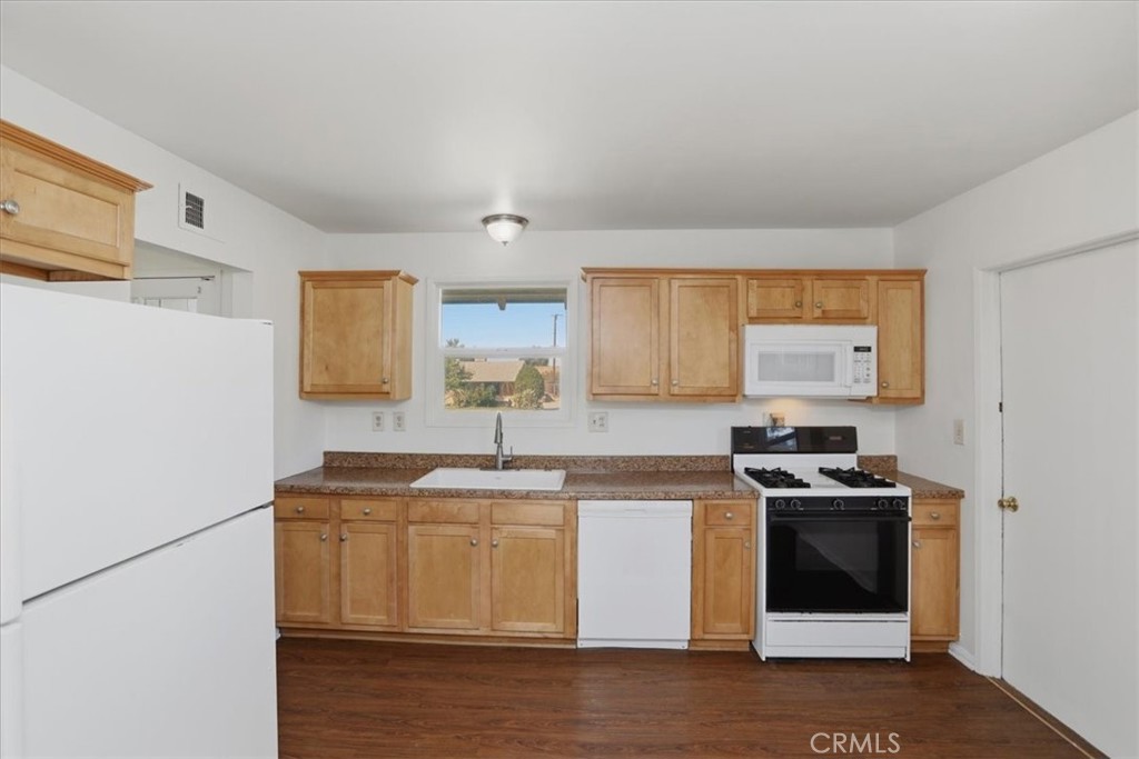 7471 Dunkirk Property Photo 7