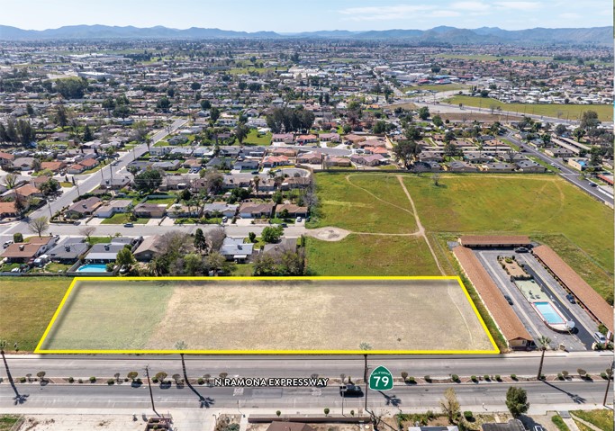 420 N Ramona Blvd Property Photo 2