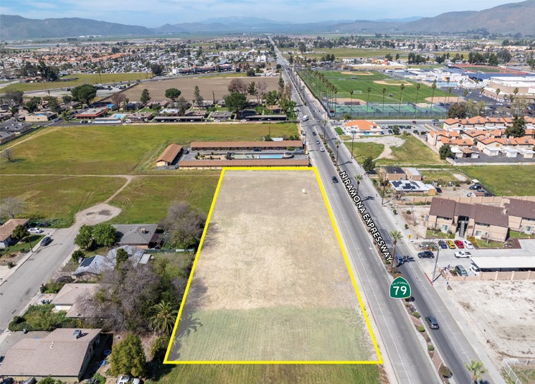 420 N Ramona Blvd Property Photo 3