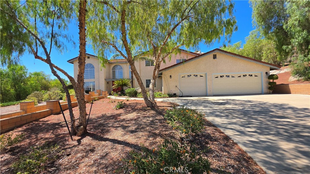 23729 Citrus Avenue Property Photo 2