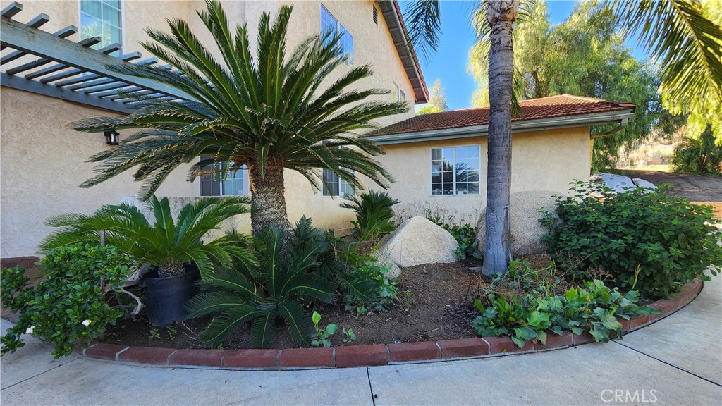 23729 Citrus Avenue Property Photo 7