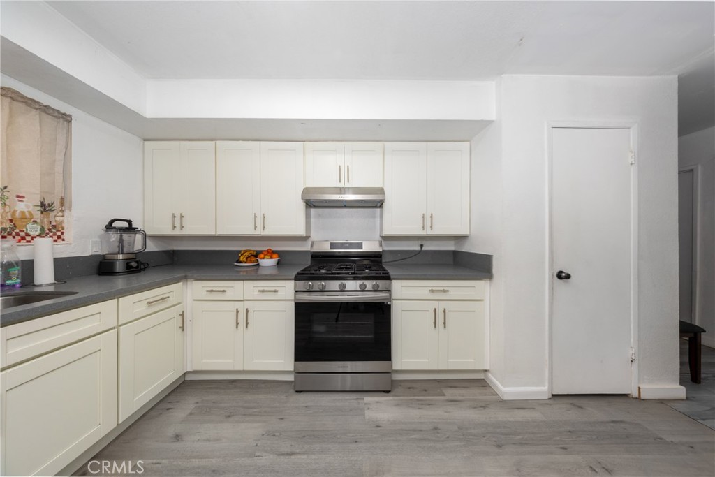 12943 California Property Photo 14