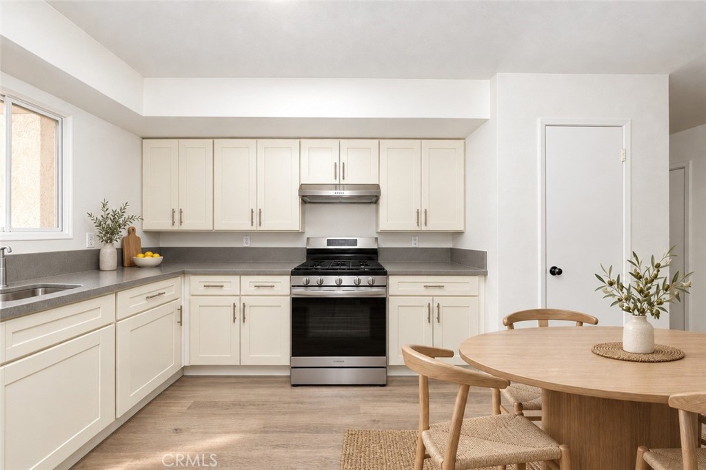 12943 California Property Photo 15