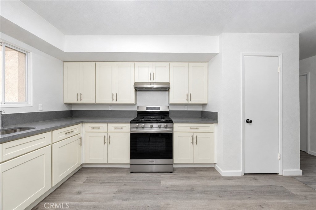 12943 California Property Photo 16
