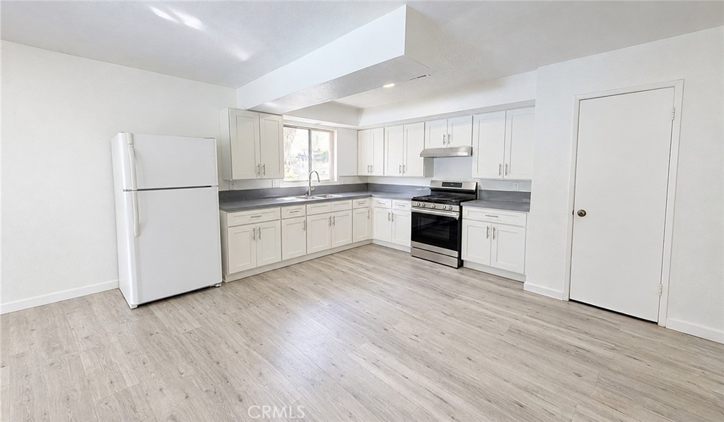 12943 California Property Photo 18