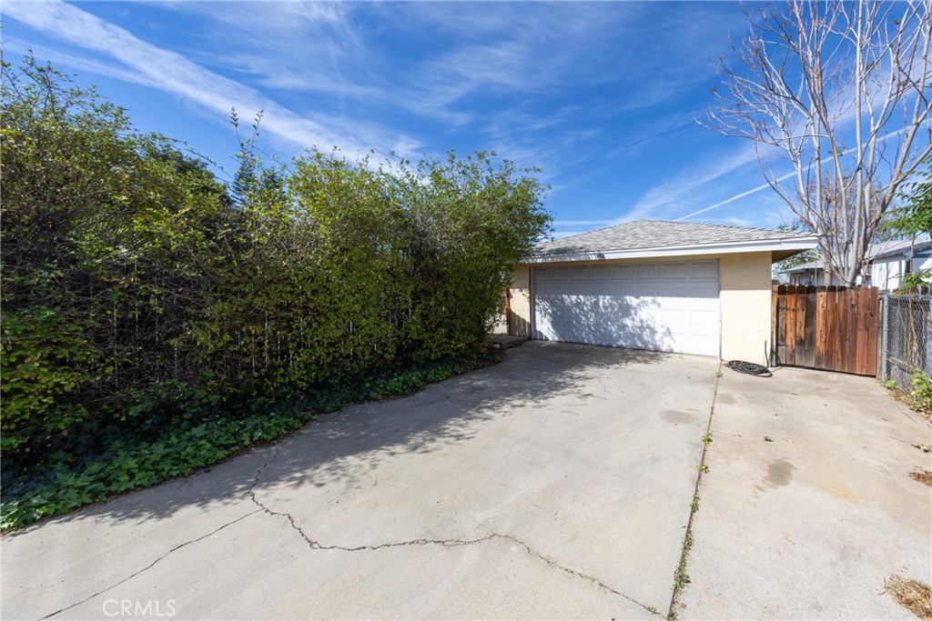 12943 California Property Photo 27