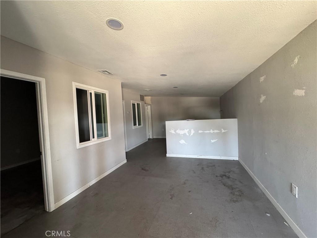 5615 E Beverly Property Photo 5