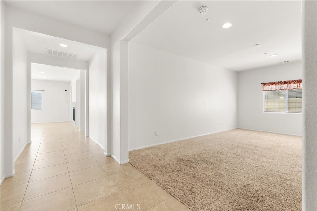 34852 Silversprings Property Photo 4