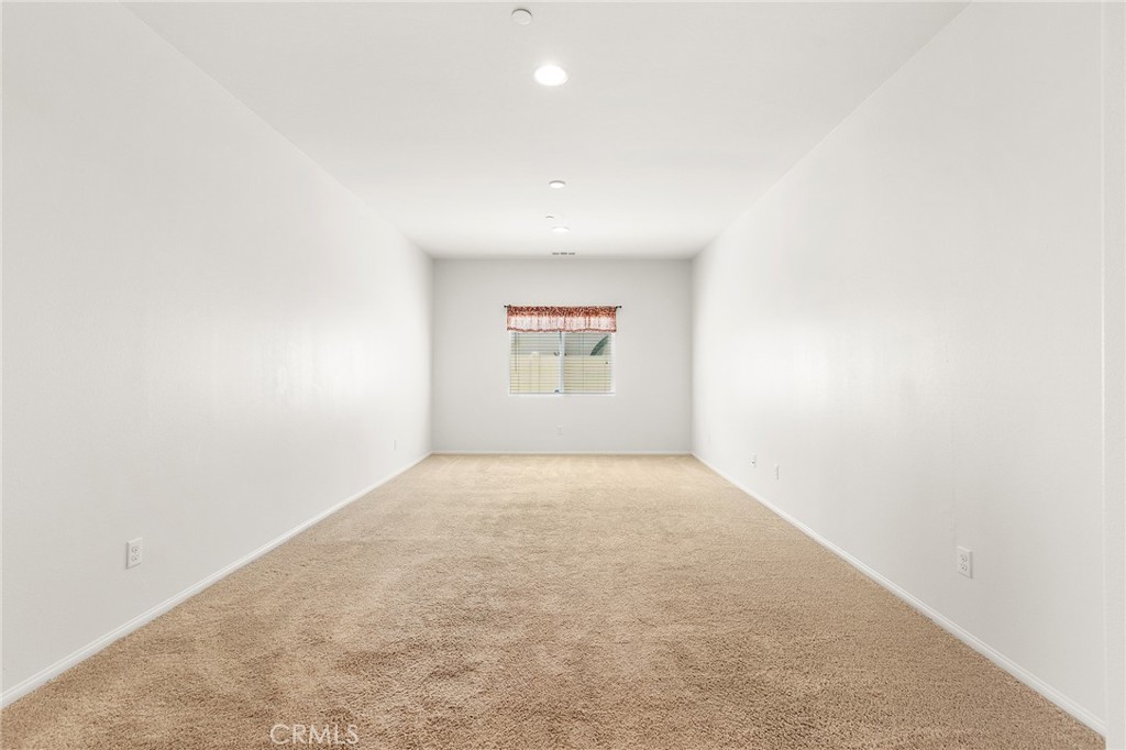 34852 Silversprings Property Photo 5