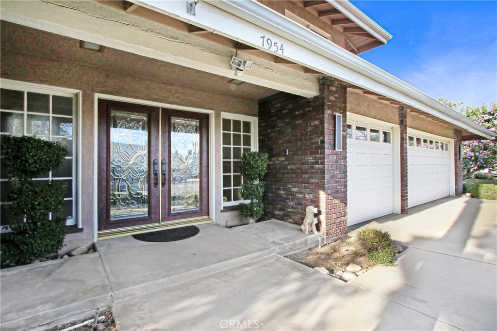 7954 Thoroughbred Property Photo 3
