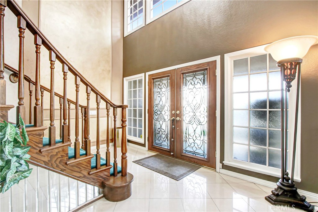 7954 Thoroughbred Property Photo 4