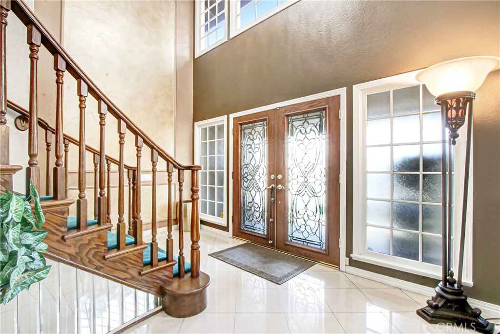7954 Thoroughbred Property Photo 4