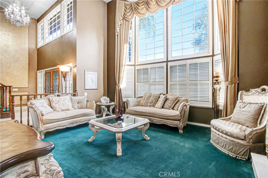 7954 Thoroughbred Property Photo 6