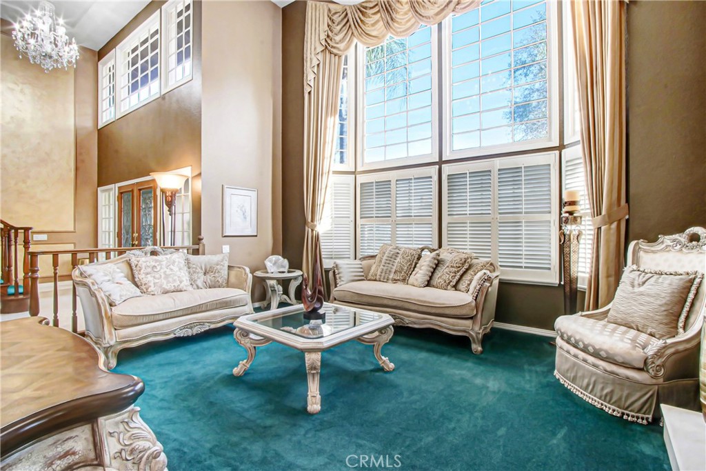 7954 Thoroughbred Property Photo 6