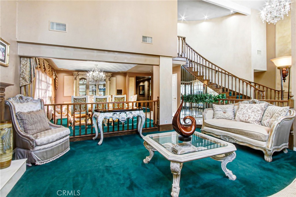 7954 Thoroughbred Property Photo 7