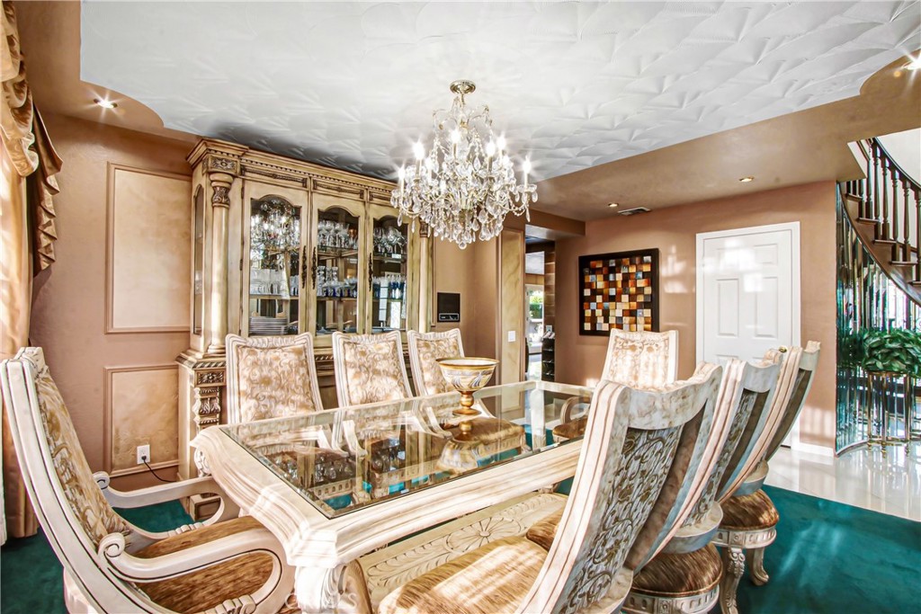 7954 Thoroughbred Property Photo 11