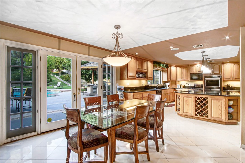 7954 Thoroughbred Property Photo 21