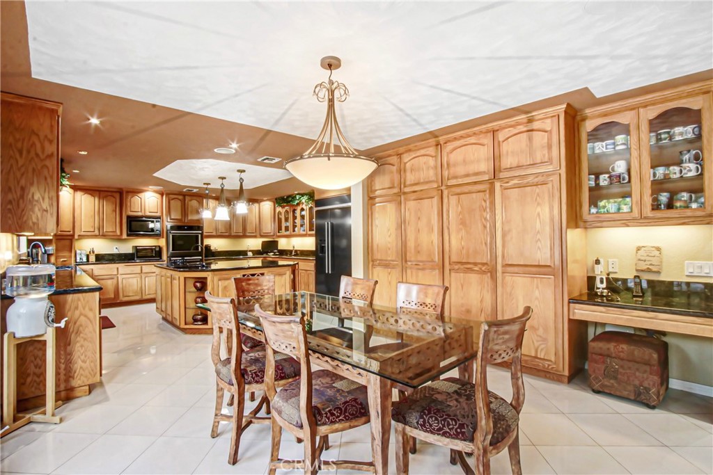 7954 Thoroughbred Property Photo 22