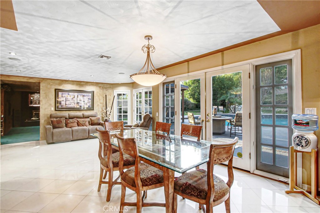 7954 Thoroughbred Property Photo 23