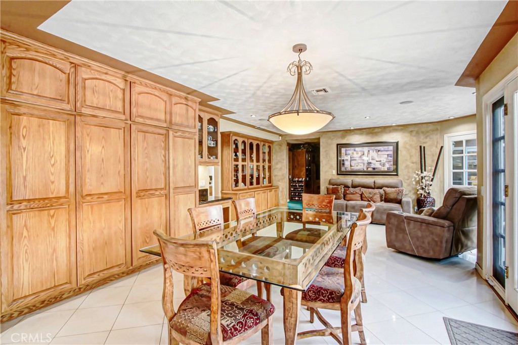 7954 Thoroughbred Property Photo 24