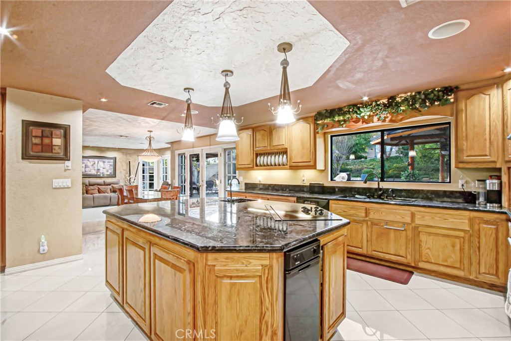 7954 Thoroughbred Property Photo 27