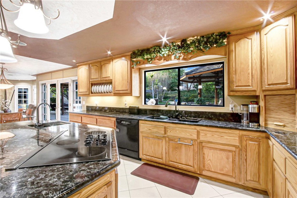 7954 Thoroughbred Property Photo 28