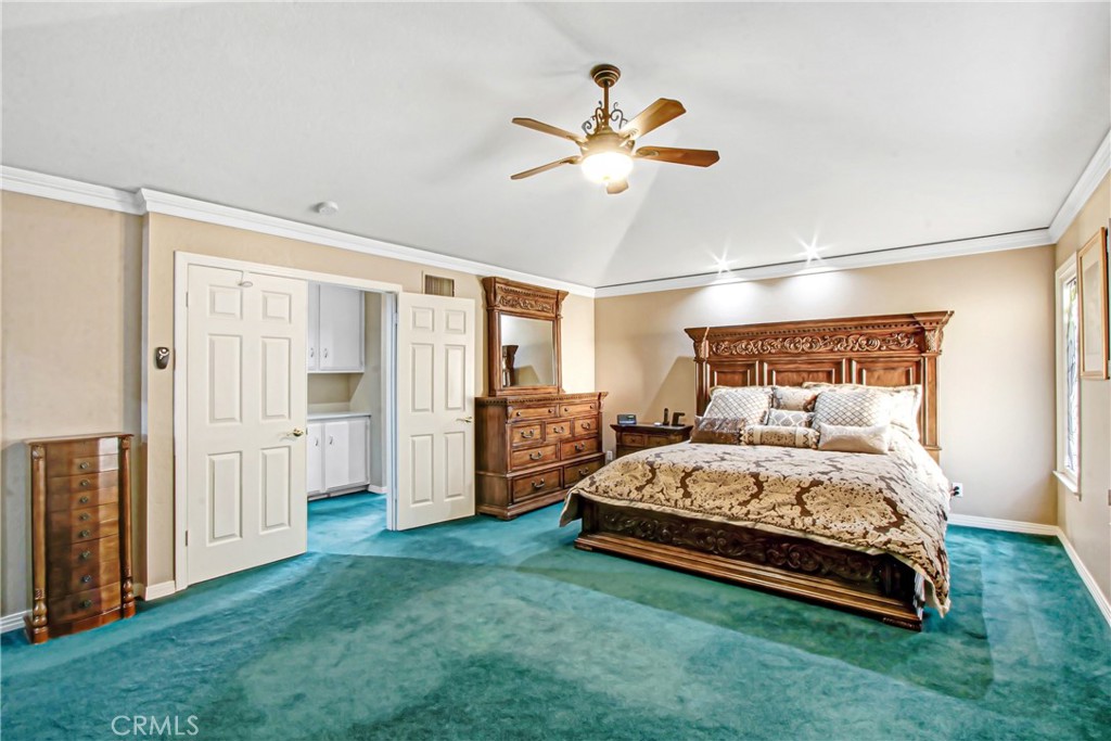 7954 Thoroughbred Property Photo 31