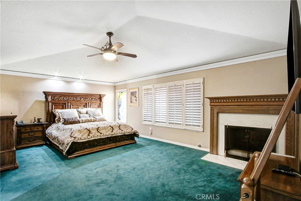 7954 Thoroughbred Property Photo 33