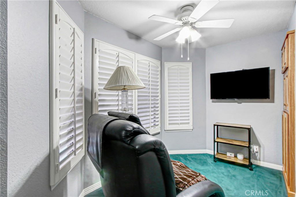 7954 Thoroughbred Property Photo 36