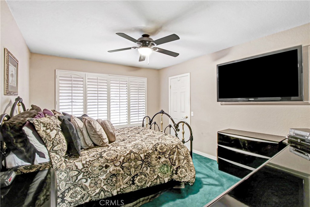 7954 Thoroughbred Property Photo 38