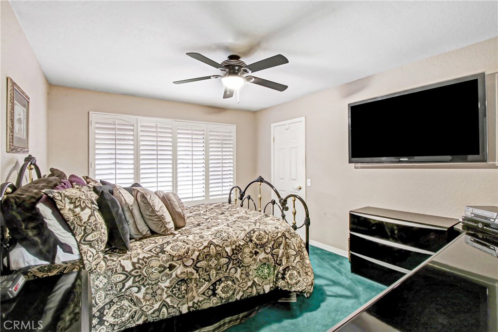 7954 Thoroughbred Property Photo 38