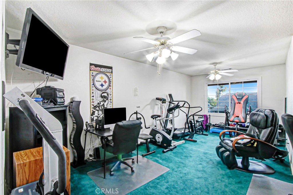 7954 Thoroughbred Property Photo 40