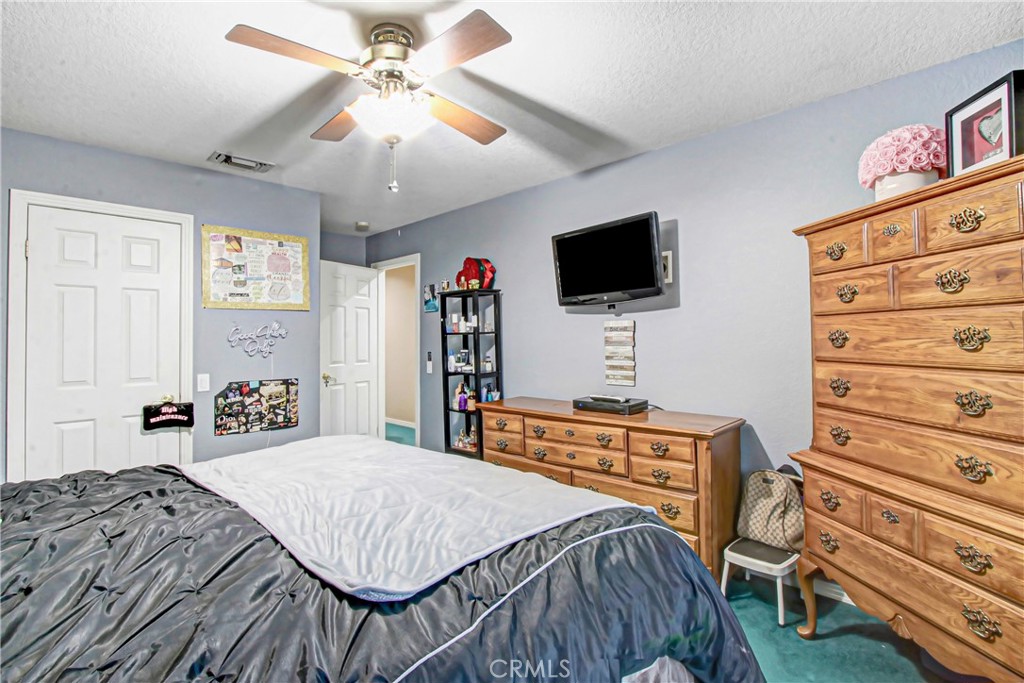 7954 Thoroughbred Property Photo 45