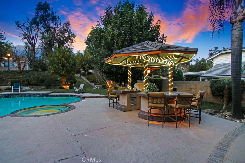 7954 Thoroughbred Property Photo 47