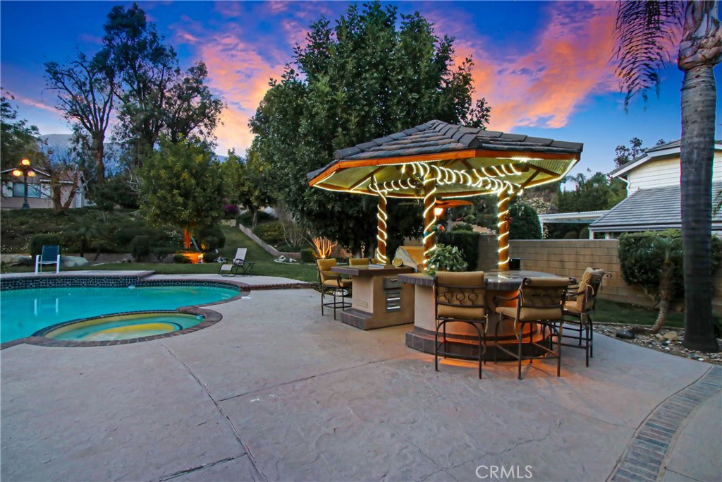 7954 Thoroughbred Property Photo 47