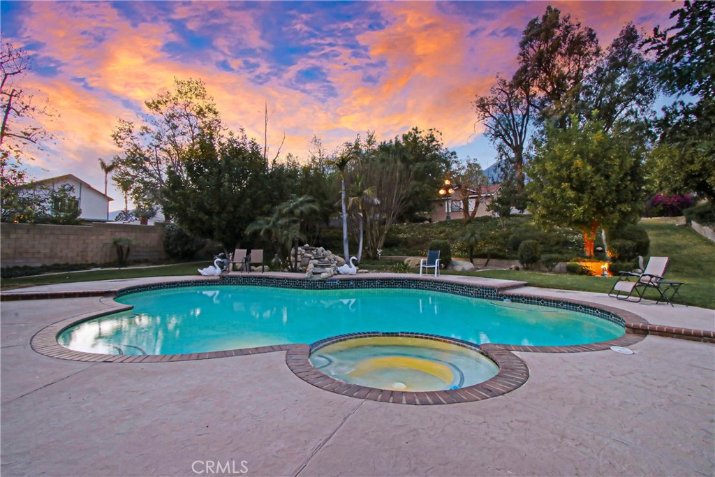 7954 Thoroughbred Property Photo 49