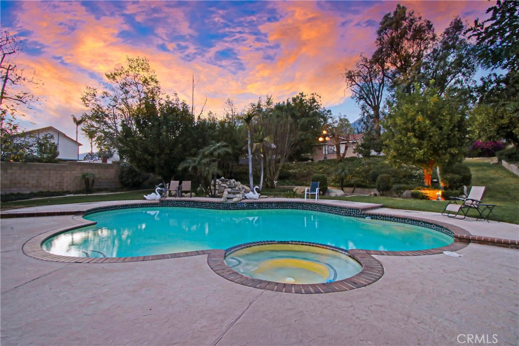7954 Thoroughbred Property Photo 49