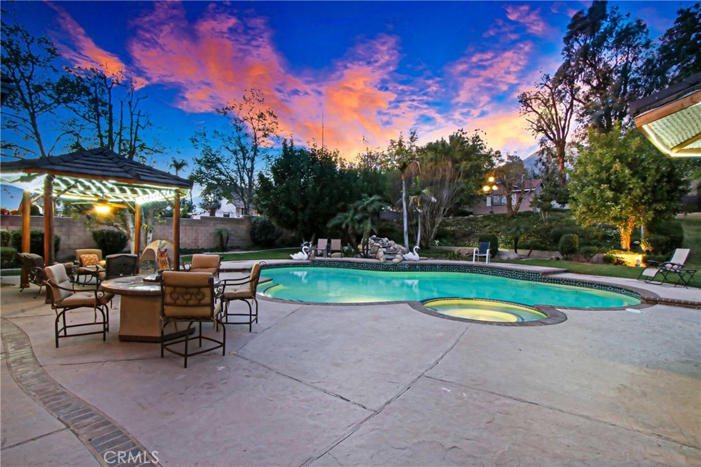 7954 Thoroughbred Property Photo 59