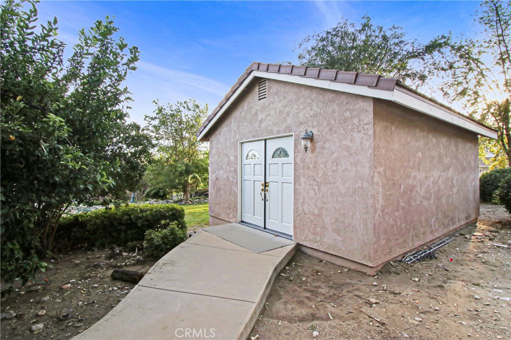 7954 Thoroughbred Property Photo 63