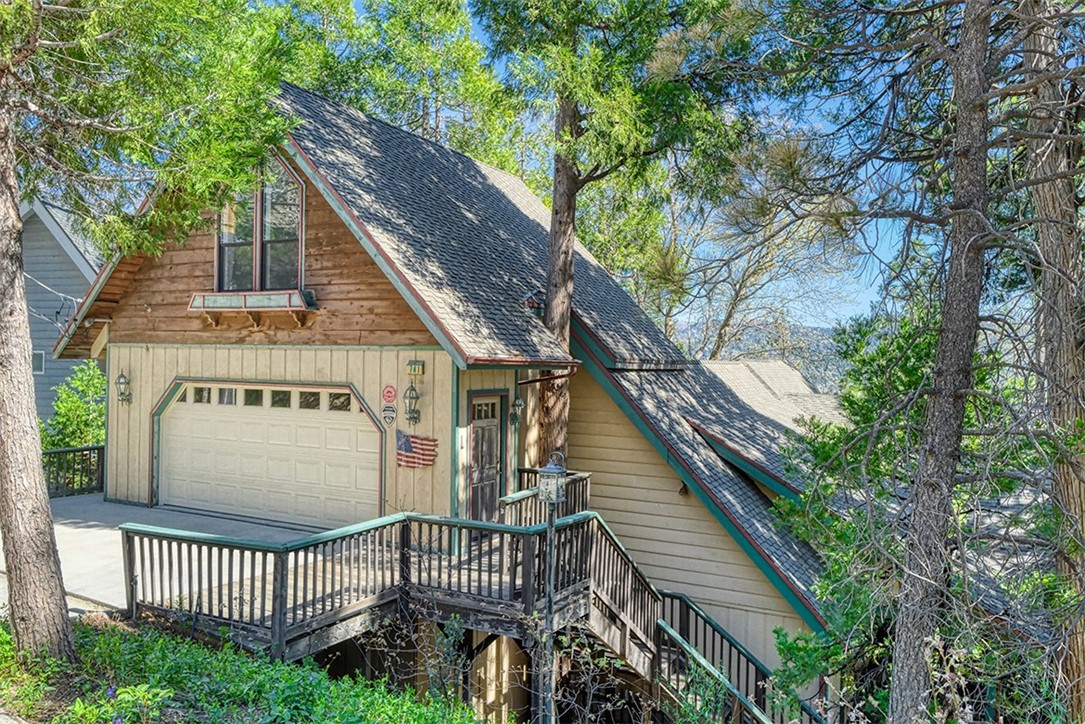 701 Zurich Property Photo 1