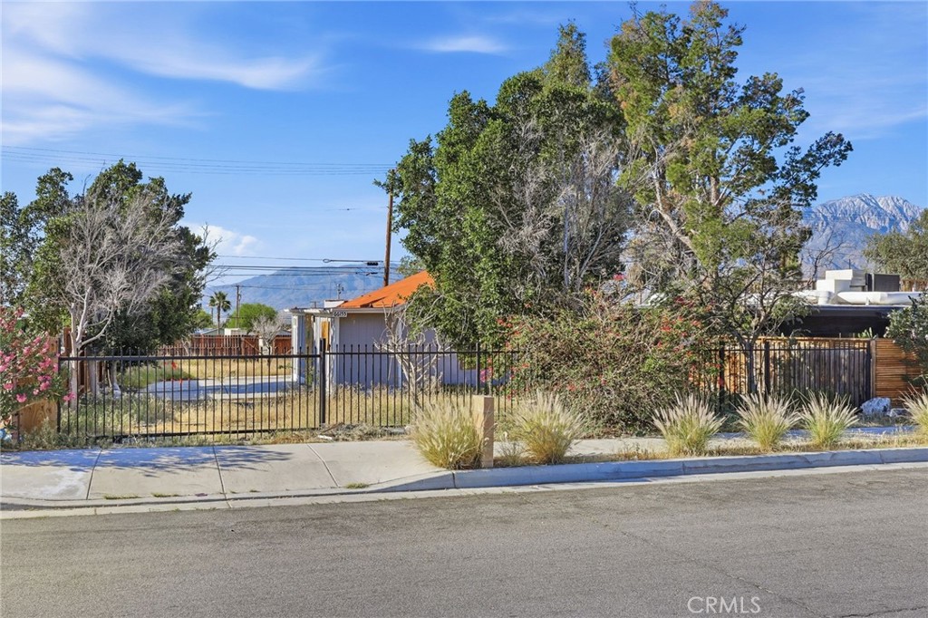 66155 1st Property Photo 1