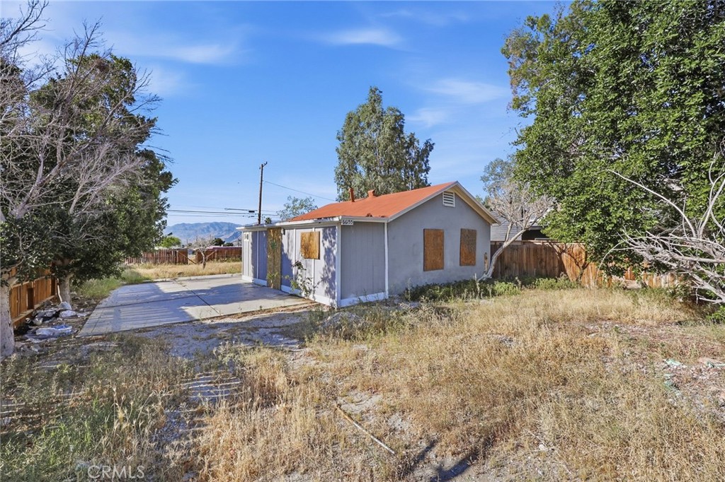 66155 1st Property Photo 3