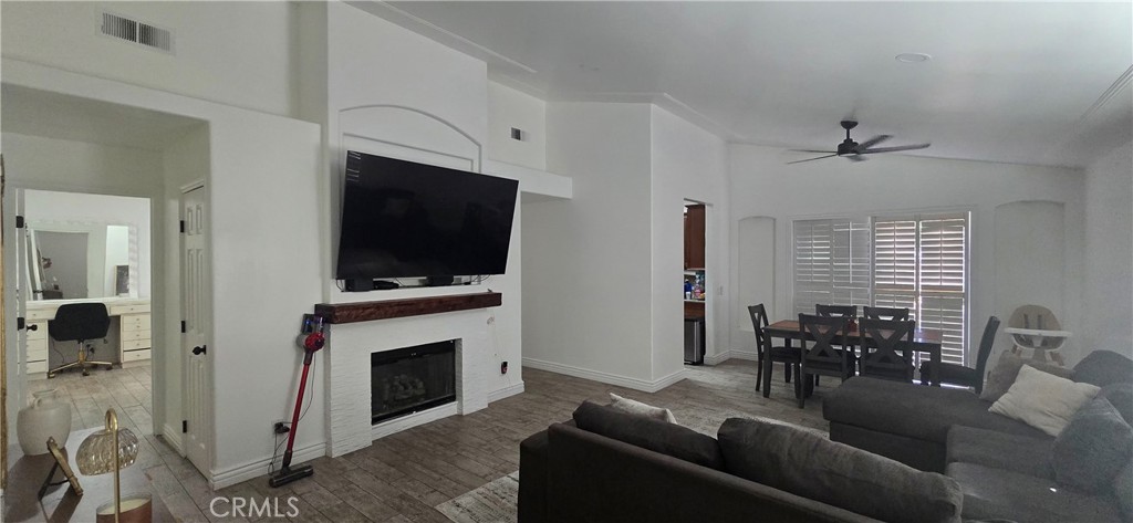 1158 W Cornell Street Property Photo 7