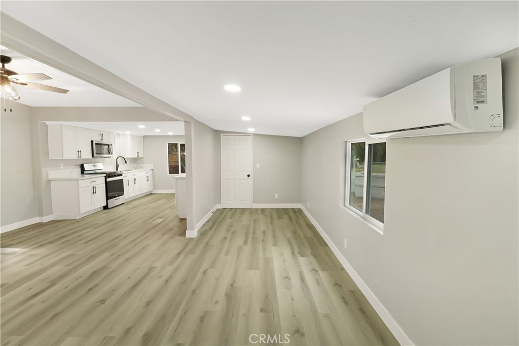 52101 Lois Property Photo 11