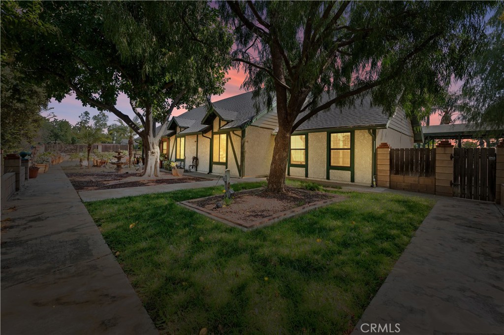 16872 Iris Property Photo 1